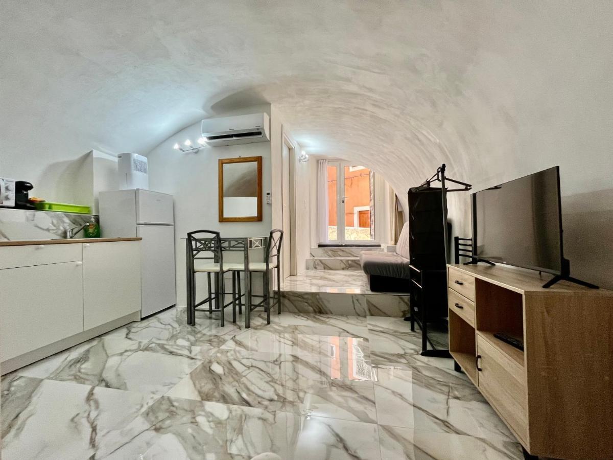 Cave House Apartment Menton Eksteriør bilde